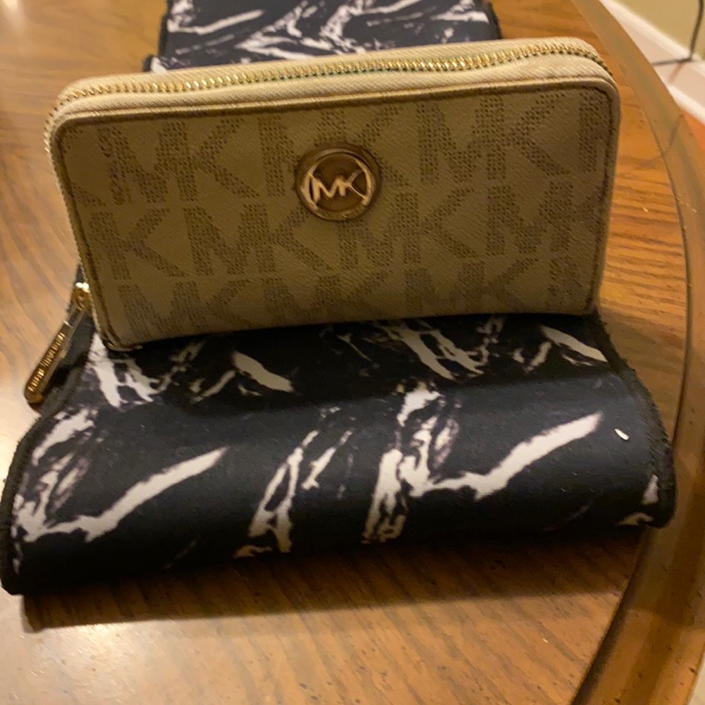 Michael Kors wallet
